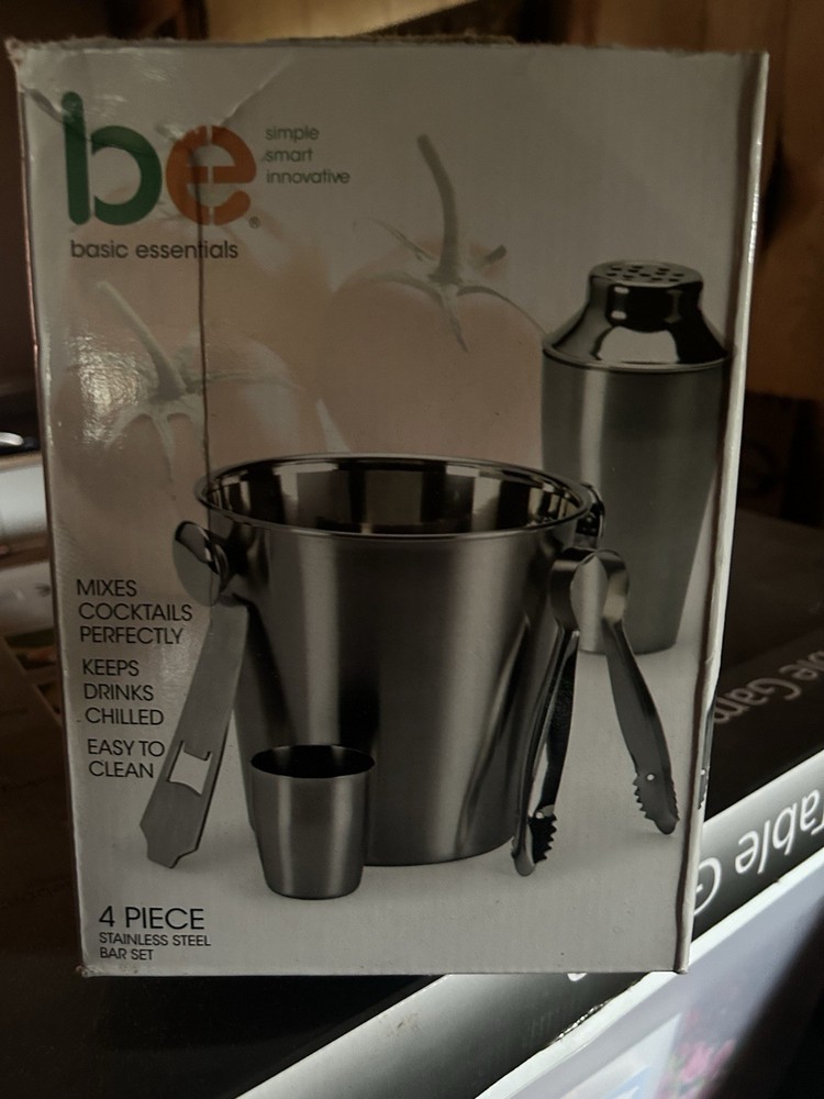 B.E Basic essentials 4 Piece Stainless steel bar set ~ new in box