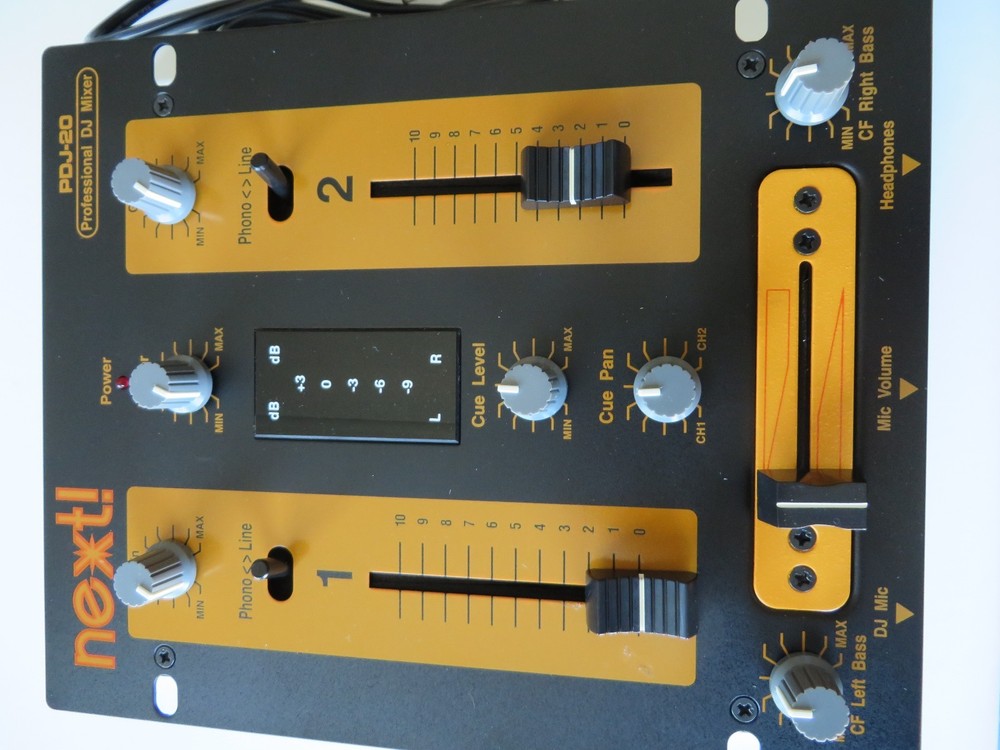 " NEXT " PDJ 20 Professional DJ mixer