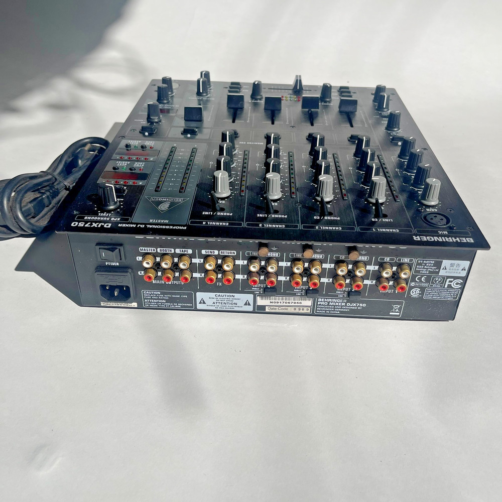 Behringer DJX750 Pro Mixer- Excelent Condition