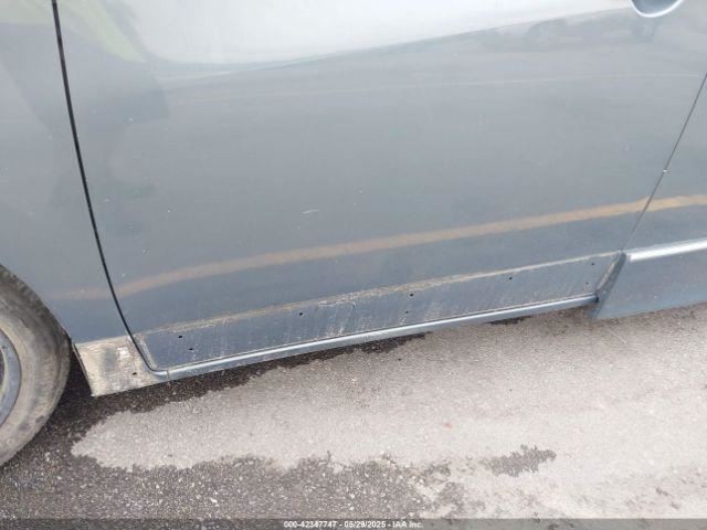 QUEST 2013 Glove Box 4842473