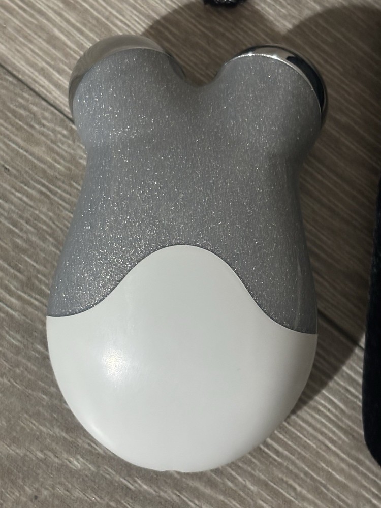 NuFace White Trinity Pro & NuFace Mini UNTESTED/NO CHARGING DOCK OR POWER CORD