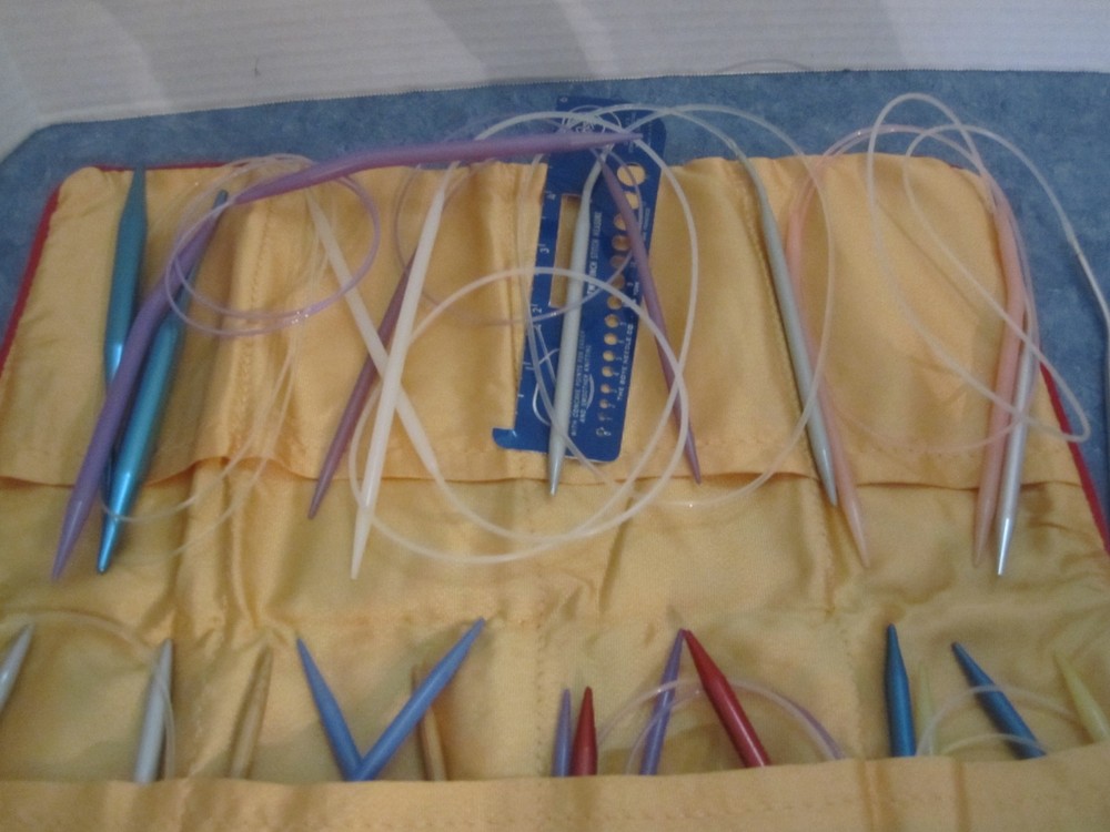 Circular Knitting Needles in Roll Up Case