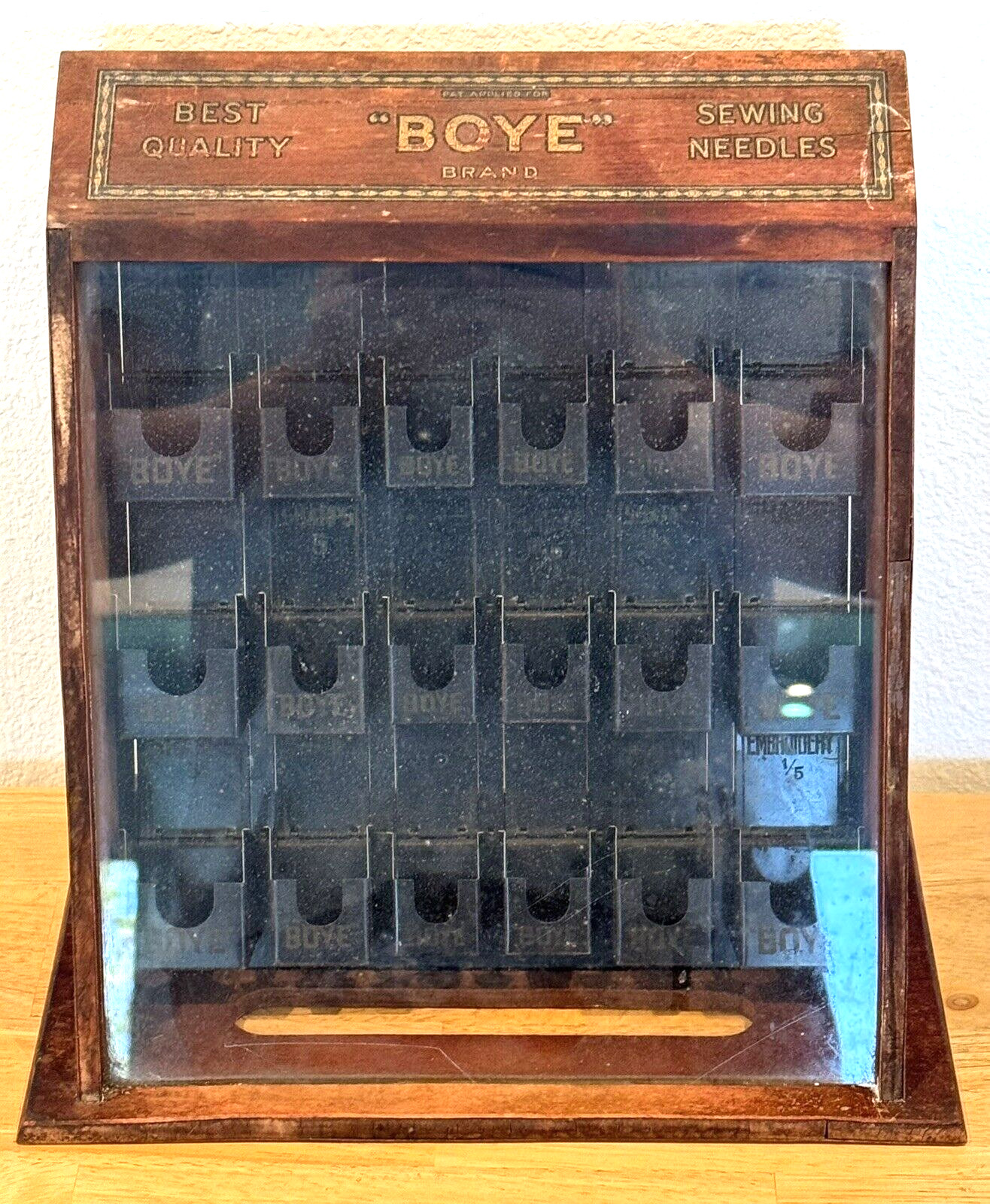 ANTIQUE BOYE SEWING NEEDLES STORE DISPLAY ADVERTISING CABINET CASE ALL ORIGINAL