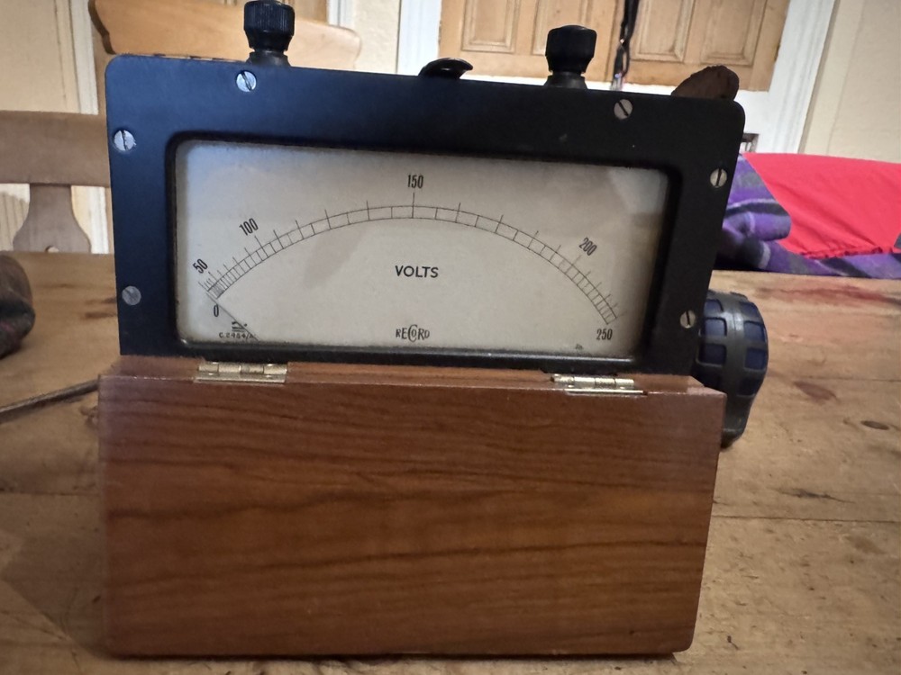 Vintage RECORD Voltmeter Broadheath England Electrical Tool