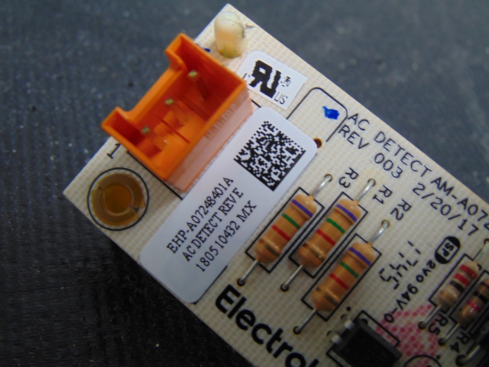 Kenmore Range 79074233315 Control Board A07248401A