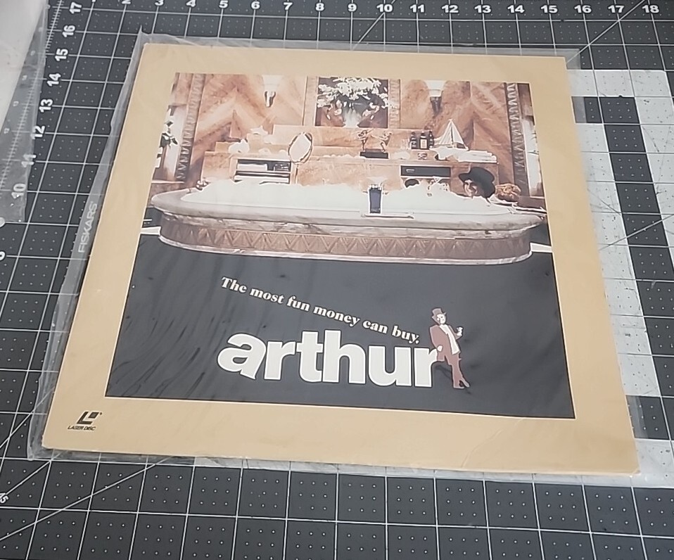 Arthur Laserdisc Dudley Moore Vintage RARE!!