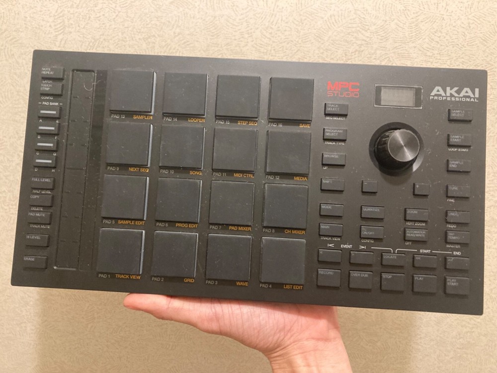 Akai Professional MPCSTUDIO2 MPC w/ StarTech External Sound Card