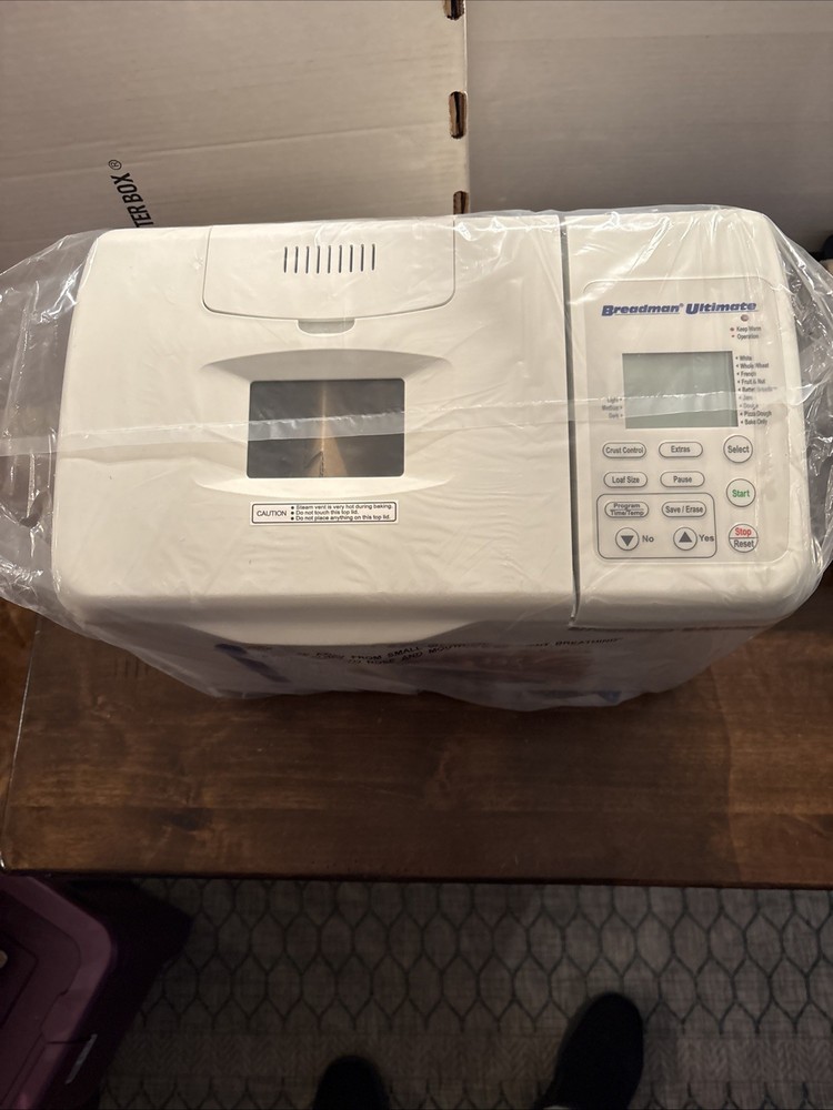 Breadman Ultimate Bread Machine Maker NEW TR2200C Open Box Never Used.