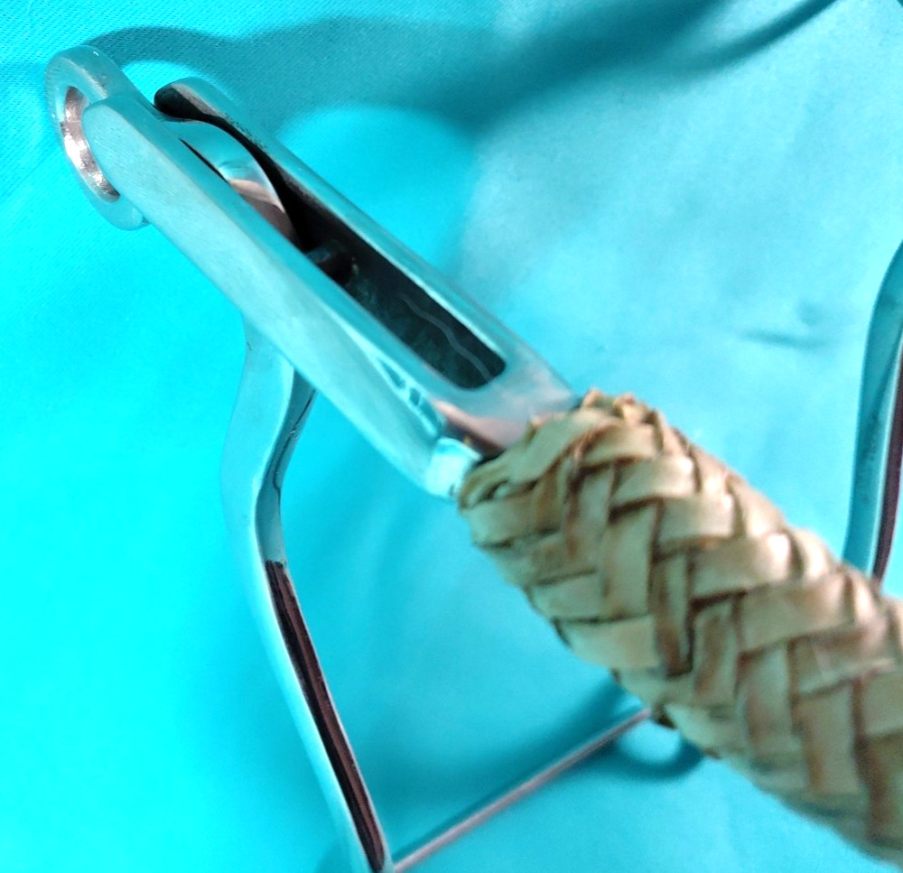 HORSE MECHANICAL HACKAMORE STAINLESS BRAIDED RAWHIDE PARTRADE