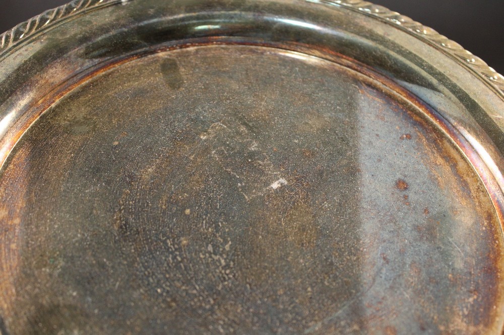 VTG Unmarked 10 1/4" Round Silverplate Platter Serving Tray