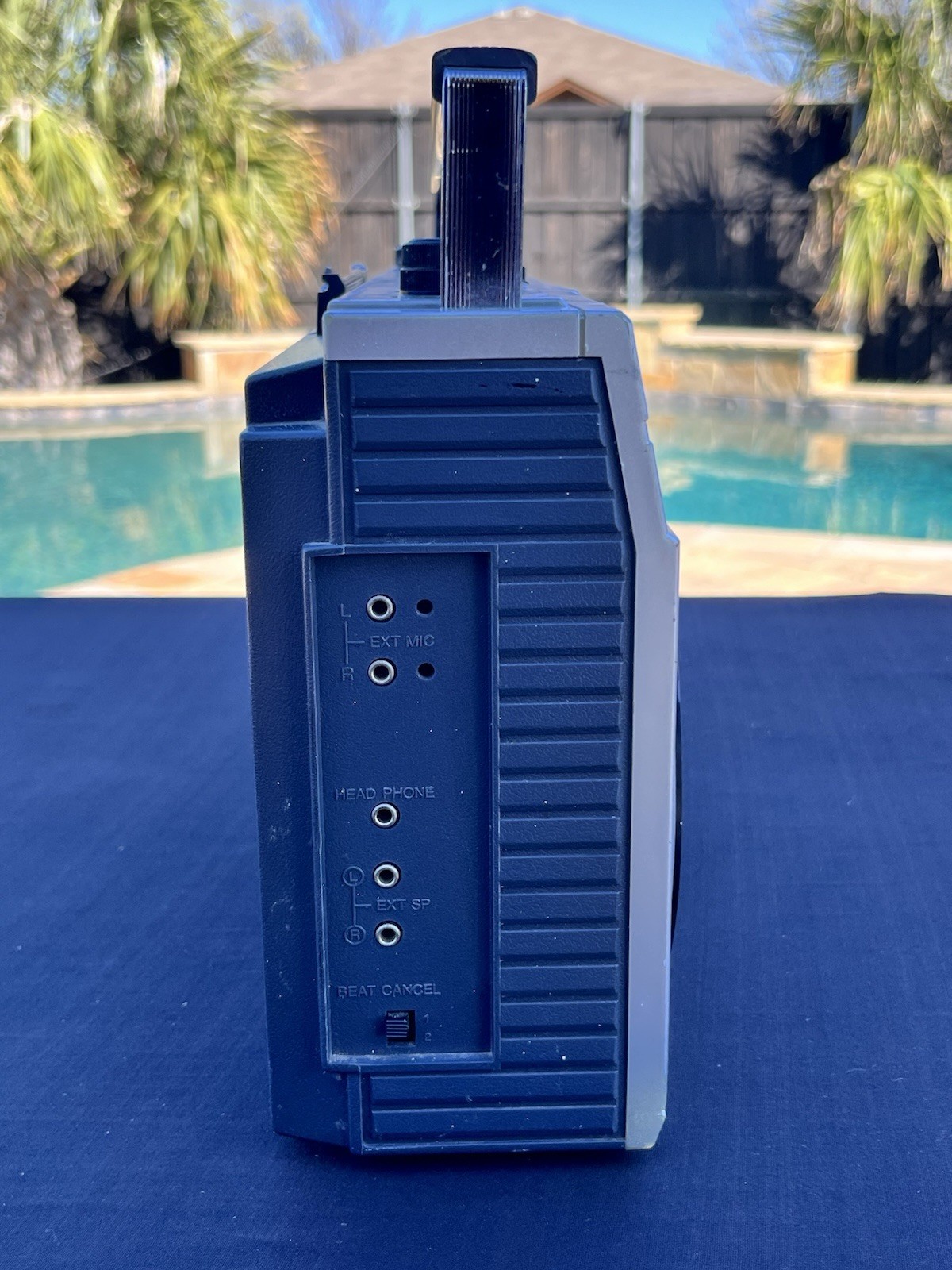 VINTAGE 1980’s Sanyo M-W1 AM/ FM Dual Band Stereo Cassette Radio Boombox Works