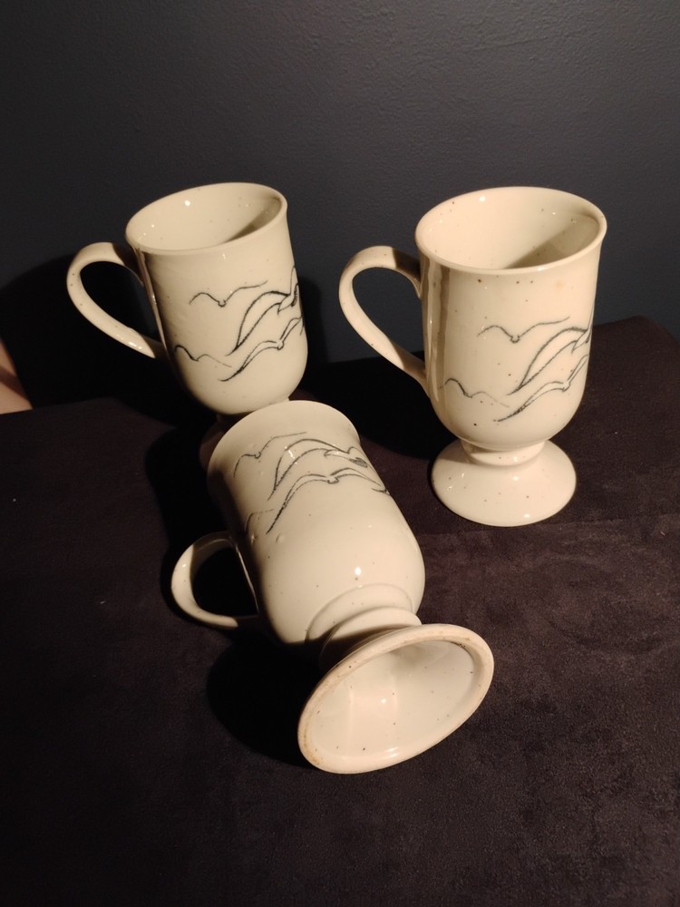 3 Vintage Pedestal Mugs