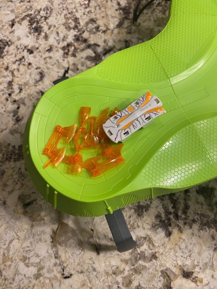 HEXBUG Gladiators Battling Robots Stadium W/ 3 Robots Armor Complete & Works