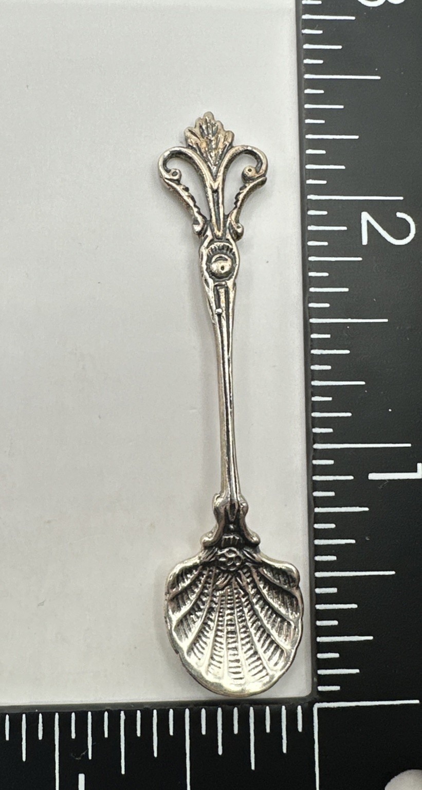 Sterling Silver Shell Bowl Salt Spoon Ornate Vintage