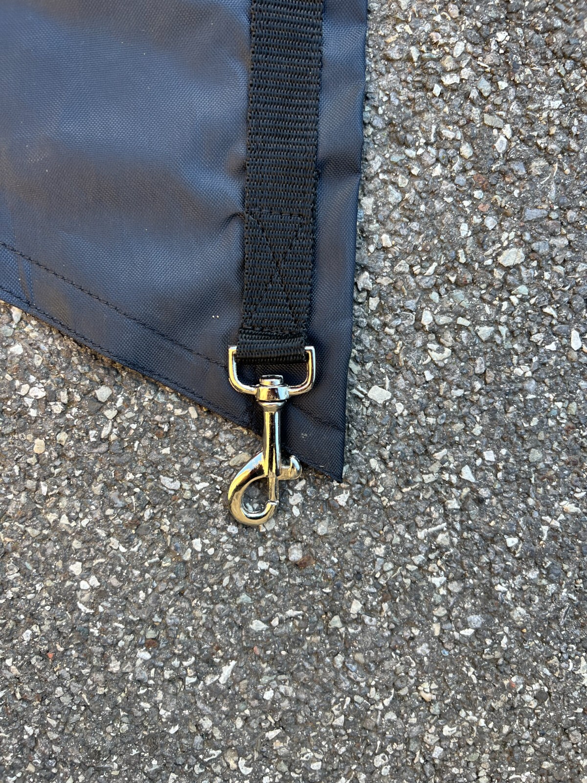 Turners Hay Sling Hay Bar Quick Fill Large Hay Corner Feeder Waterproof Haynet