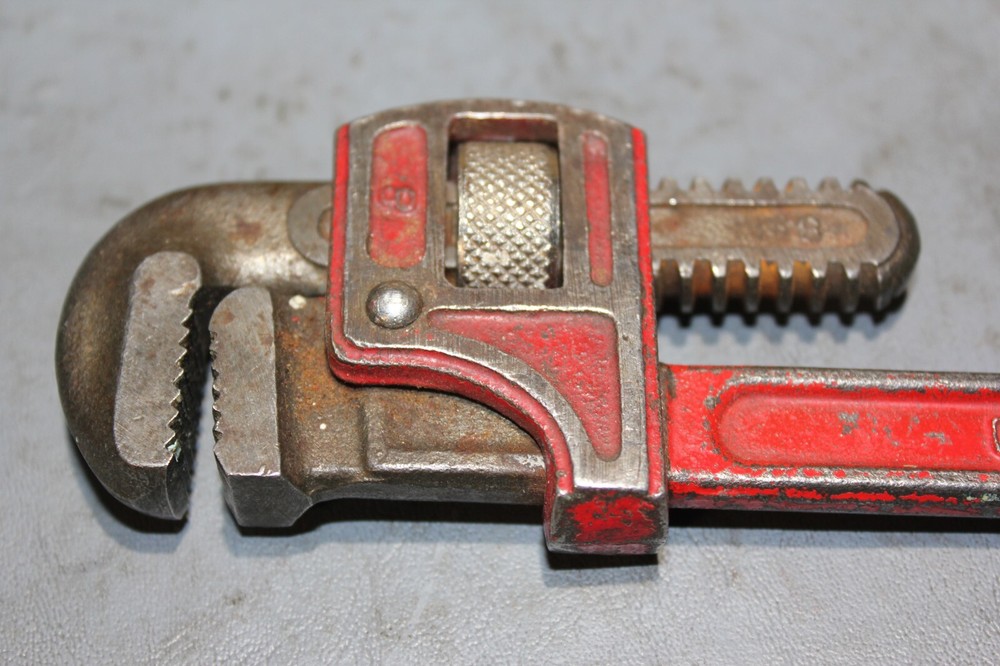 COMPANION 8'' PIPE WRENCH TOOL