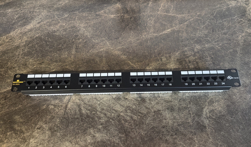 DataComm Cat 5e 24 Port Patch Panel - Model 20-5524 - USED