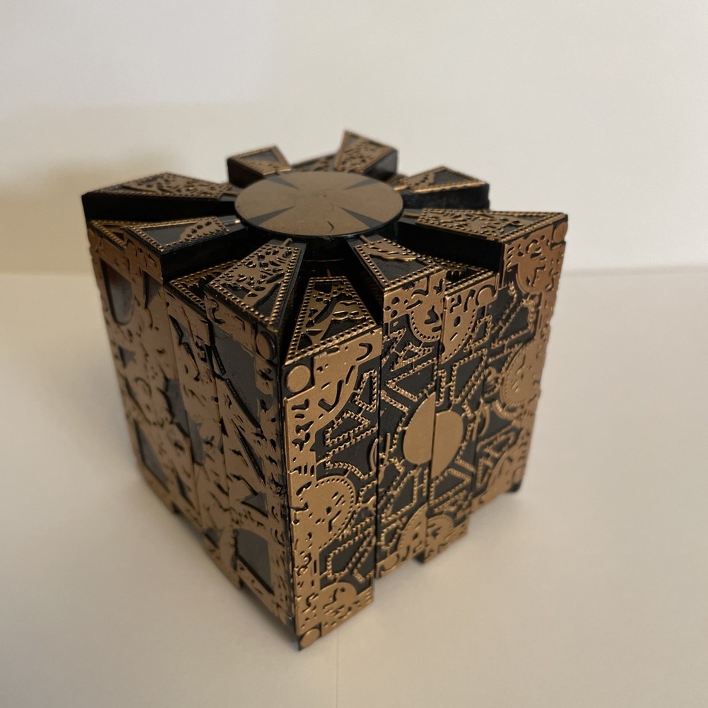 Hellraiser Cube Puzzle Box Lament Configuration Functional Pinhead Prop Plastic