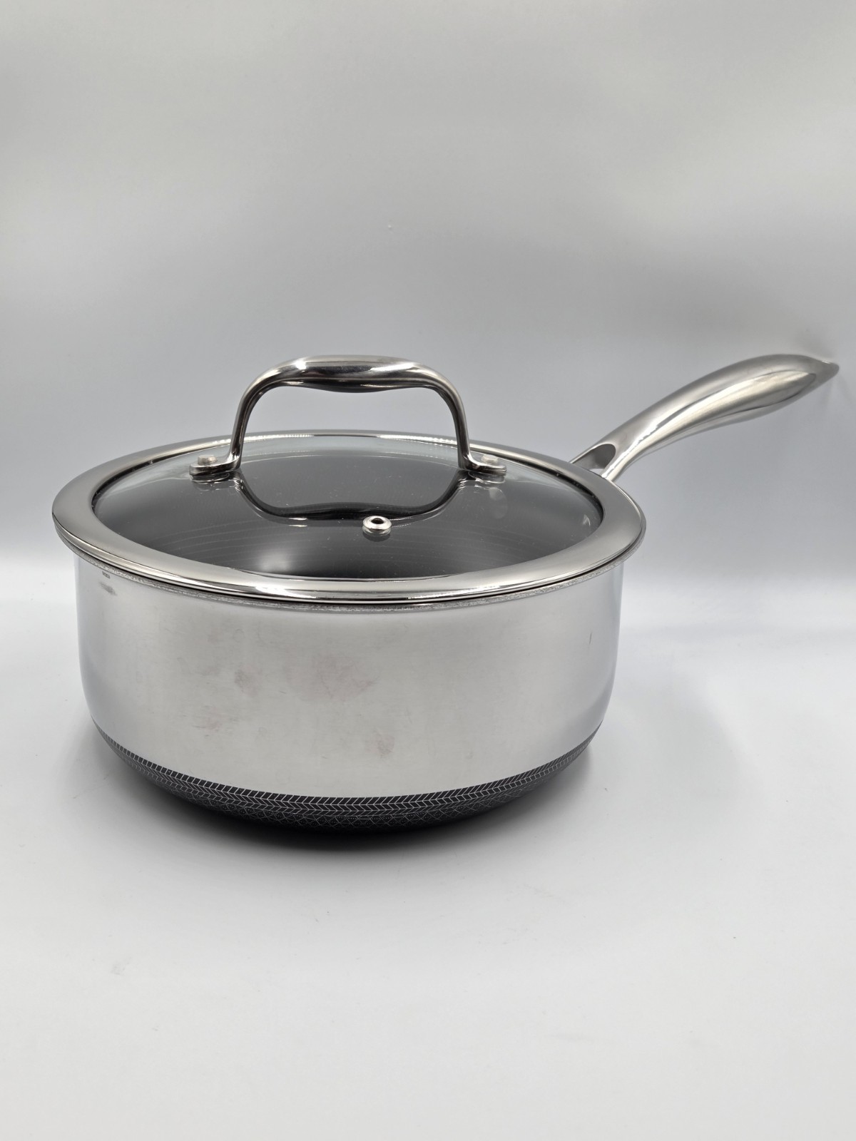 Hexclad Hybrid Non Stick Pot Stainless Steel Saucepan 3-Quart - With Lid
