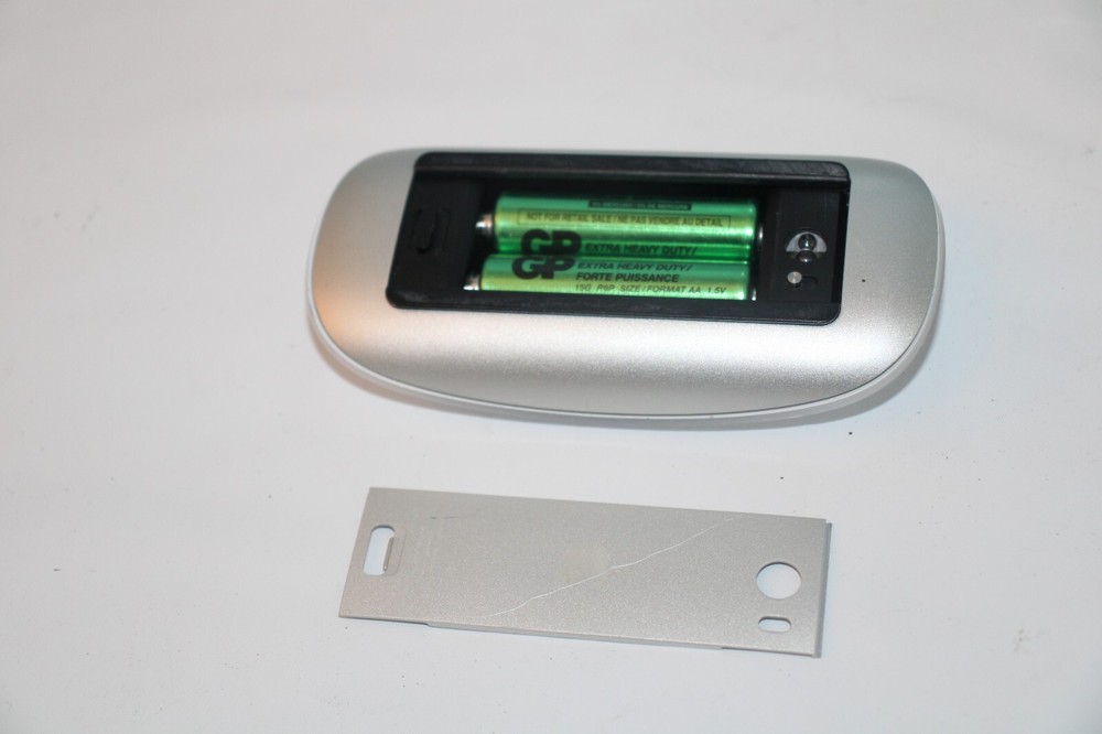 Apple Magic Mouse Bluetooth Wireless Laser White A1296 w/BATTERY