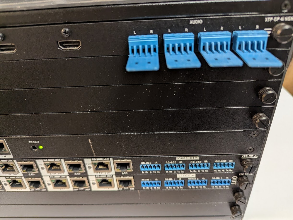 Extron XTP CrossPoint 1600 Digital Matrix Switcher 1 input & 1 output cards