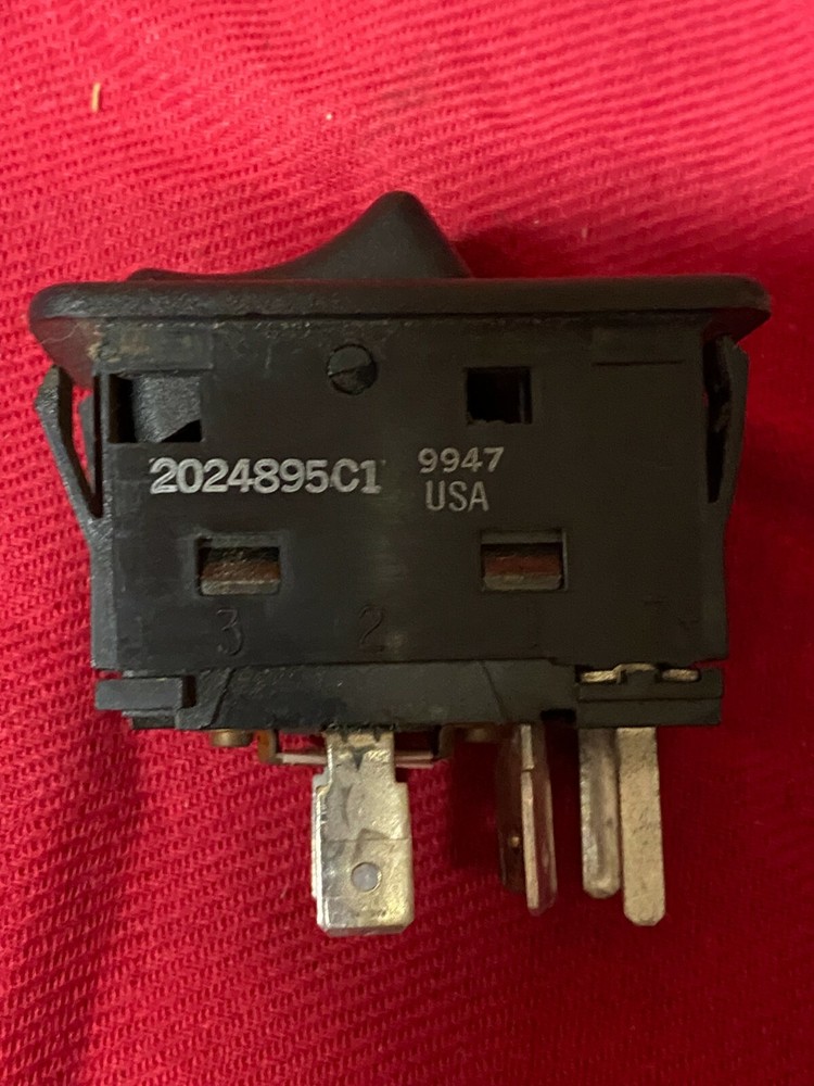 International SLEEPER DOME LIGHT CONTROL Switch 2024895C1