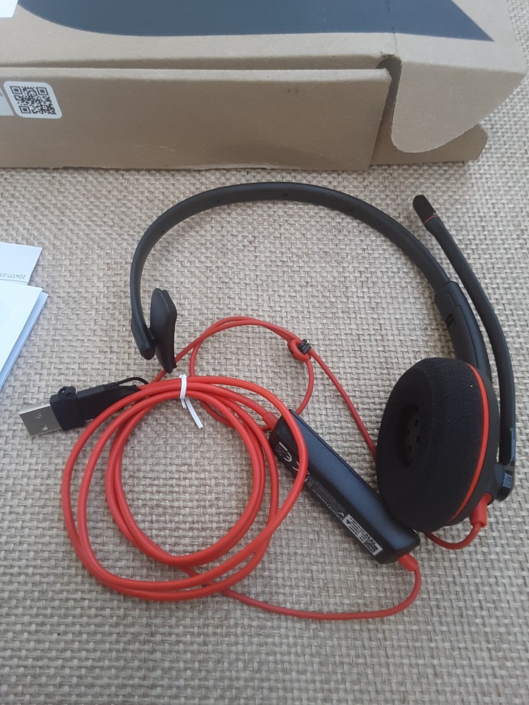 Poly Blackwire 3210 USB-C Mono Headset... New Condition, Damaged Box