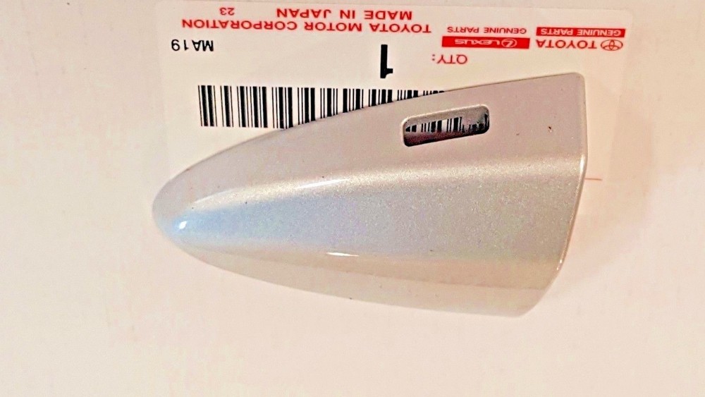 GENUINE LEXUS IS250 KEY HOLE COVER ACCESS DOOR CAP LEFT FRONT SILVER CODE 06 07