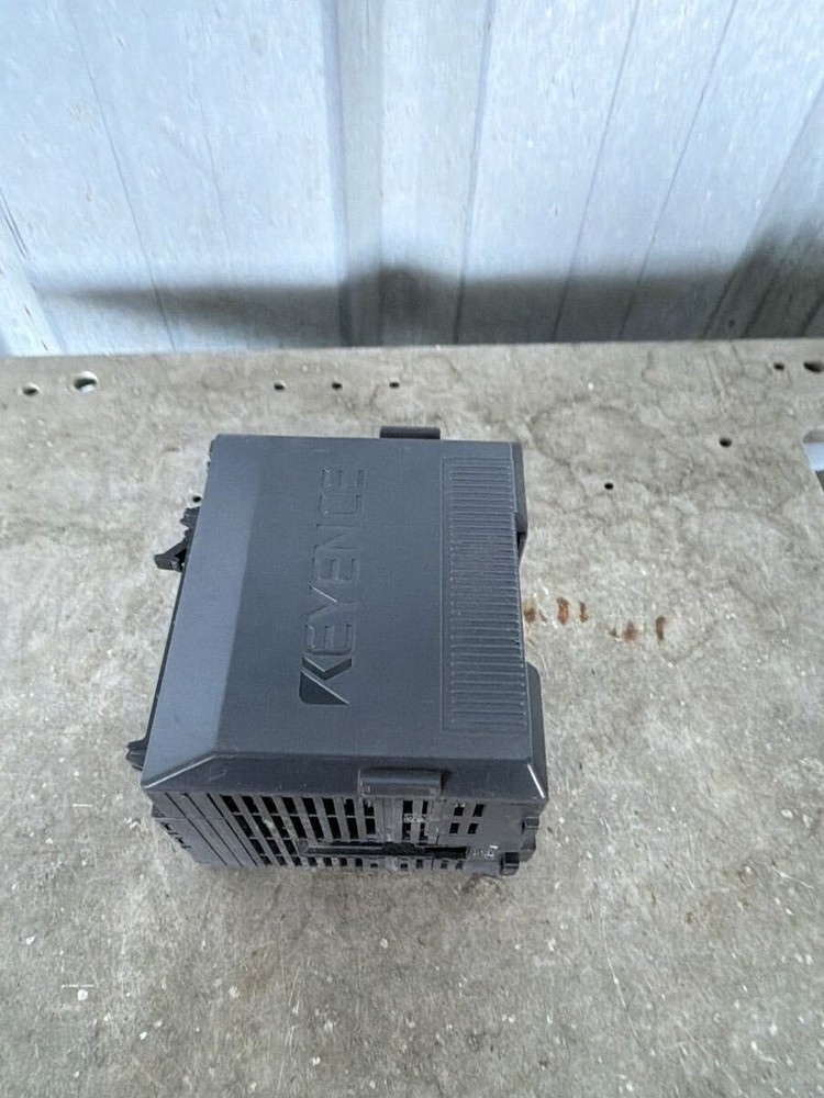 KEYENCE KV-1000 PLC Controller Unit Power On Tested USED