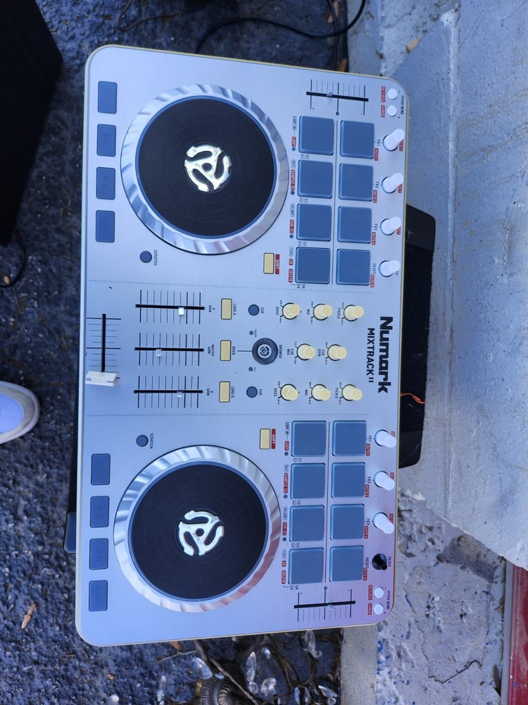 Numark Mixtrack II Double Deck DJ Controller Tabletop Pitch Control USB Silver