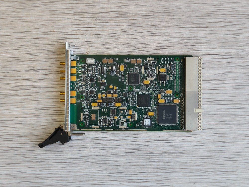 NI PXI-5404 Frequency Generator