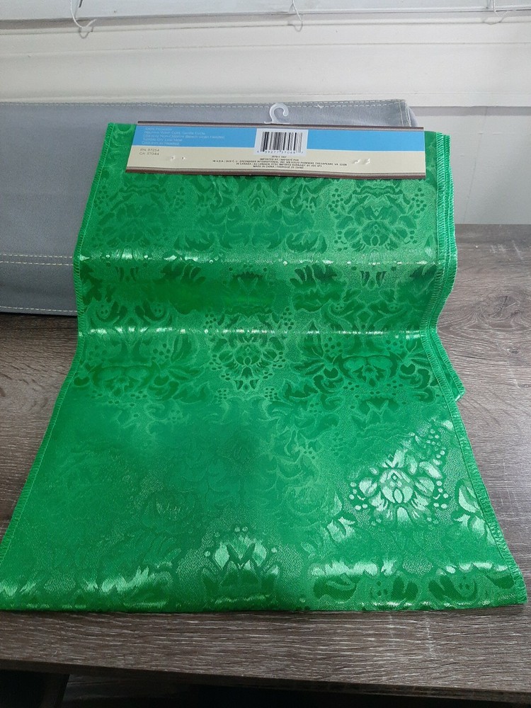 Home Collection Elegant Looking Green Polyester Table Runner 12" X 72"