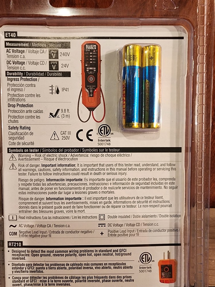 Klein ToolsDigital AC/DC Voltage and GFCI Receptacle Test Set