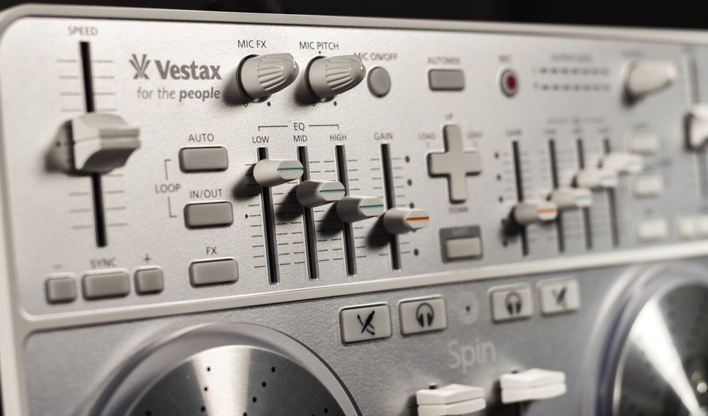 Vestax Spin USB MIDI/AUDIO DJ Controller for Mac computers