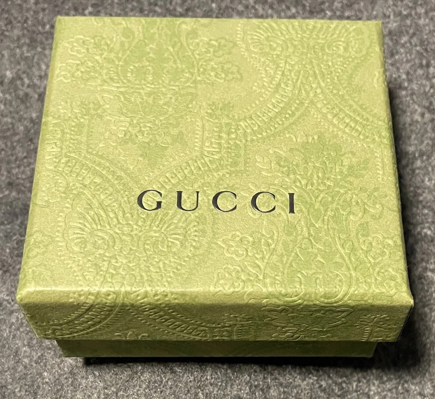 Authentic Gucci Small Green Gift Box With Jewelry Pouch 3.25” x 3.25” - NEW