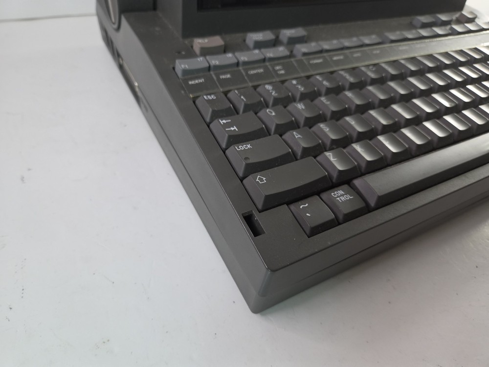 *Untested Wang WLTC Laptop PC Computer 1986