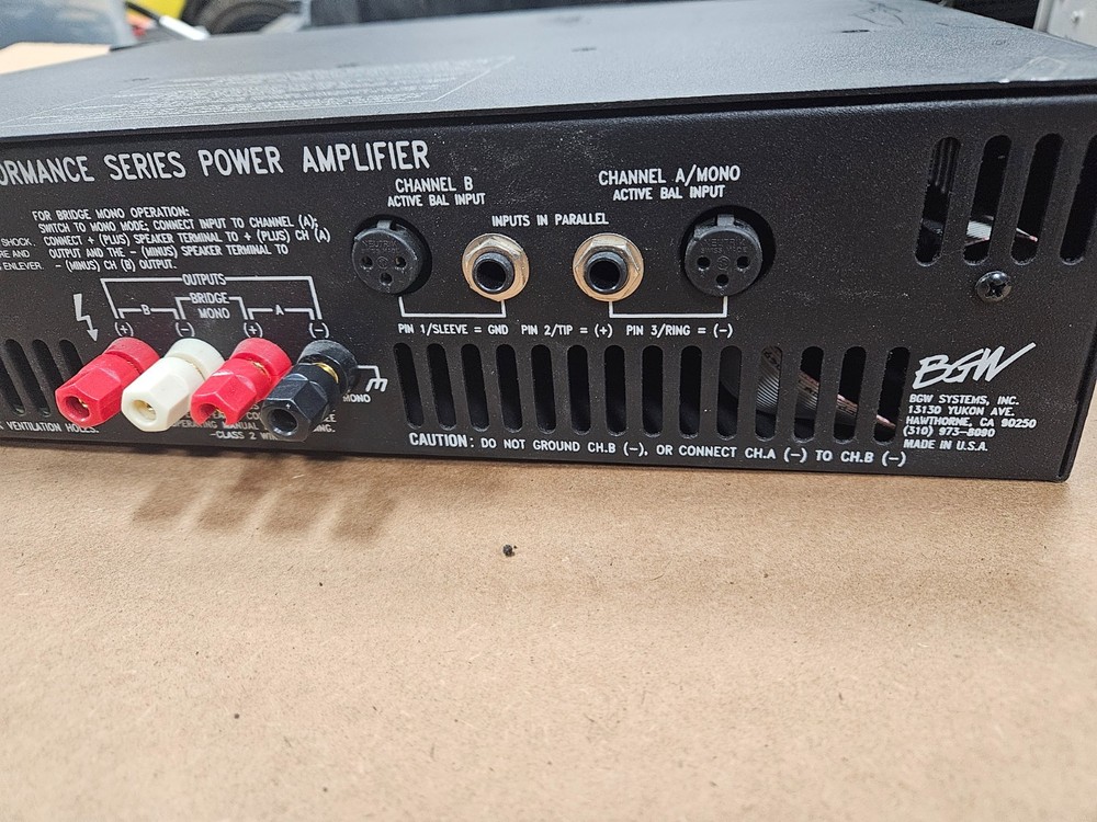 BGW PERFORMANCE SERIES 2 STEREO POWER AMPLIFIER