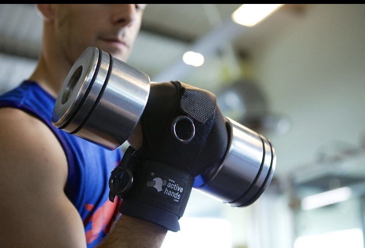 Active Hands Limb Difference Gripping Aid | Standard Size For Right Hand | Black