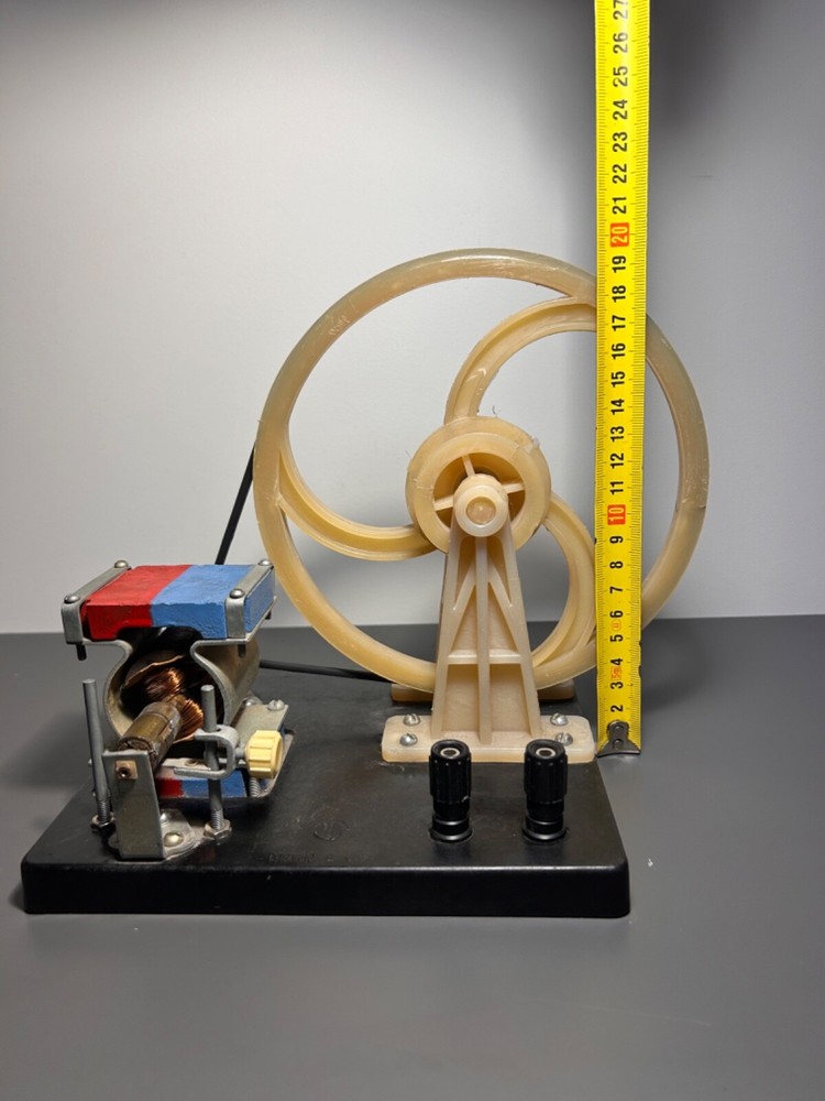 Vintage Soviet Union DC Motor Model – Educational Physics Demonstrator – Collect