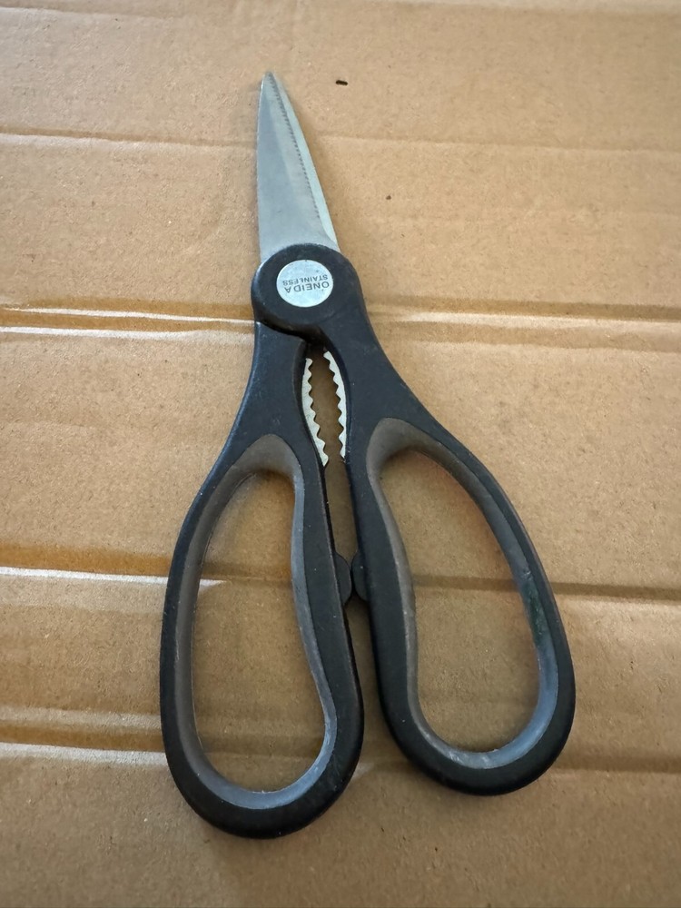 Vintage Oneida Multi-Function Stainless Heavy Duty Kitchen Shears Scissors