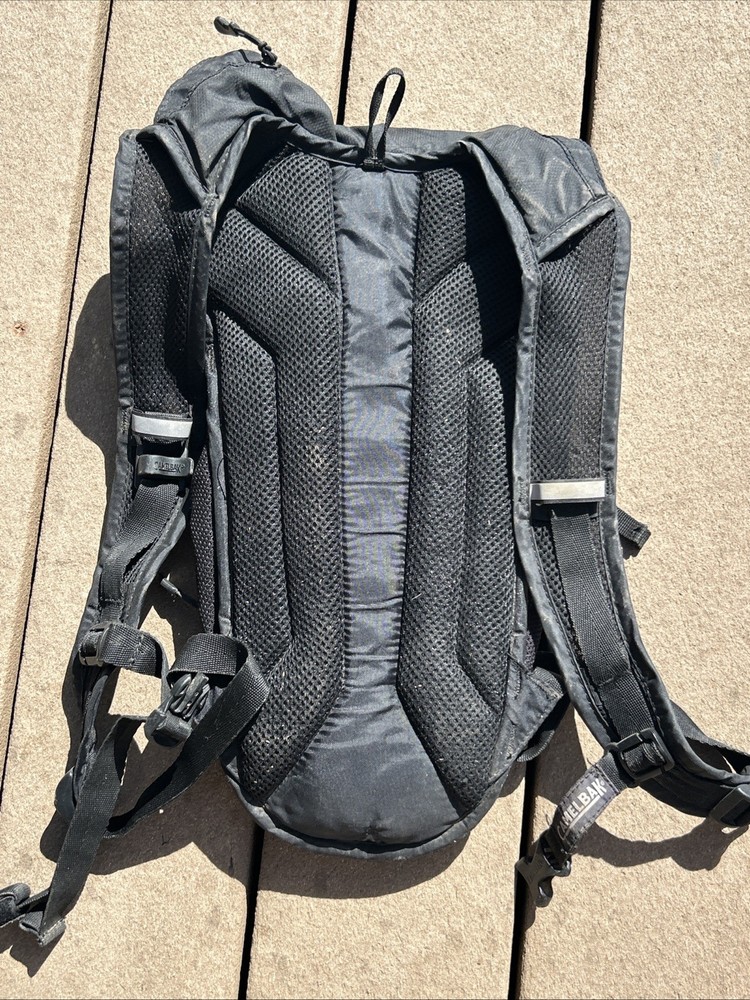 Camelbak Rogue Hydration Back Pack 2.5L 85 OZ Black Adjustable Straps No Bladder