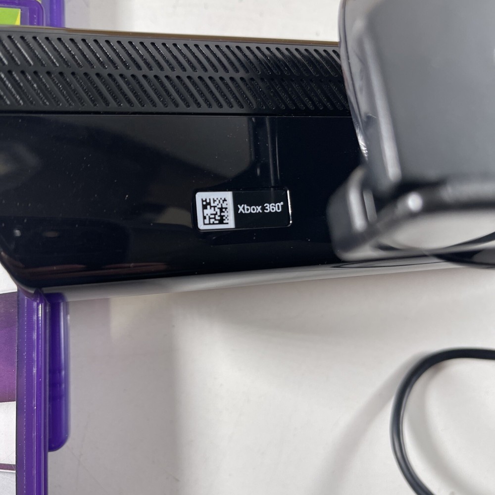 Microsoft Xbox 360 Kinect Motion Sensor Bar NO POWER CORD Black & 2 Games