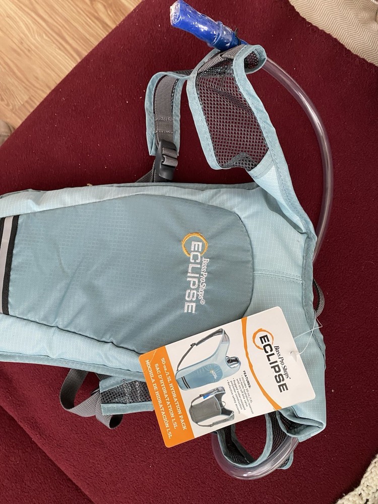 Bass Pro Shops Eclipse Hydration Pack 1.5L/50-Oz