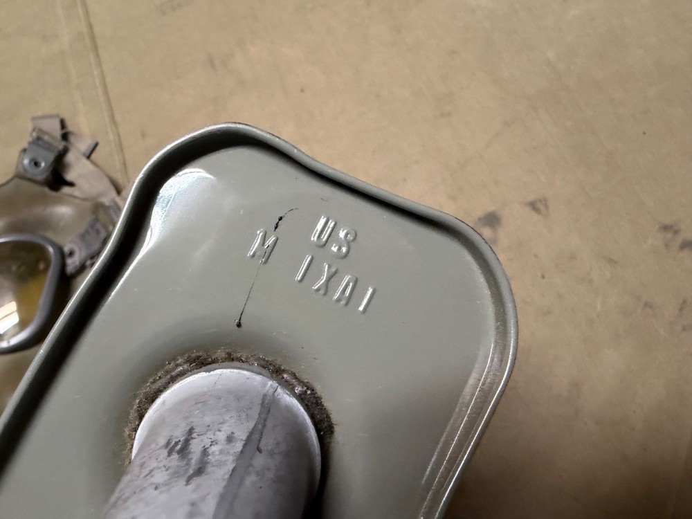 ORIGINAL WWII US ARMY INFANTRY M2A1 M1A9 GAS MAKS U & CANISTER