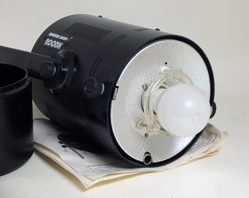 Bowens Mono 200DX Studio Strobe Lights Used