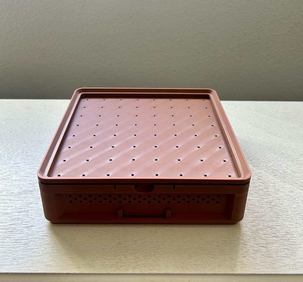 Superworm Pupation Station (25 Slots) Elevate Your Bug-breeding Setup!