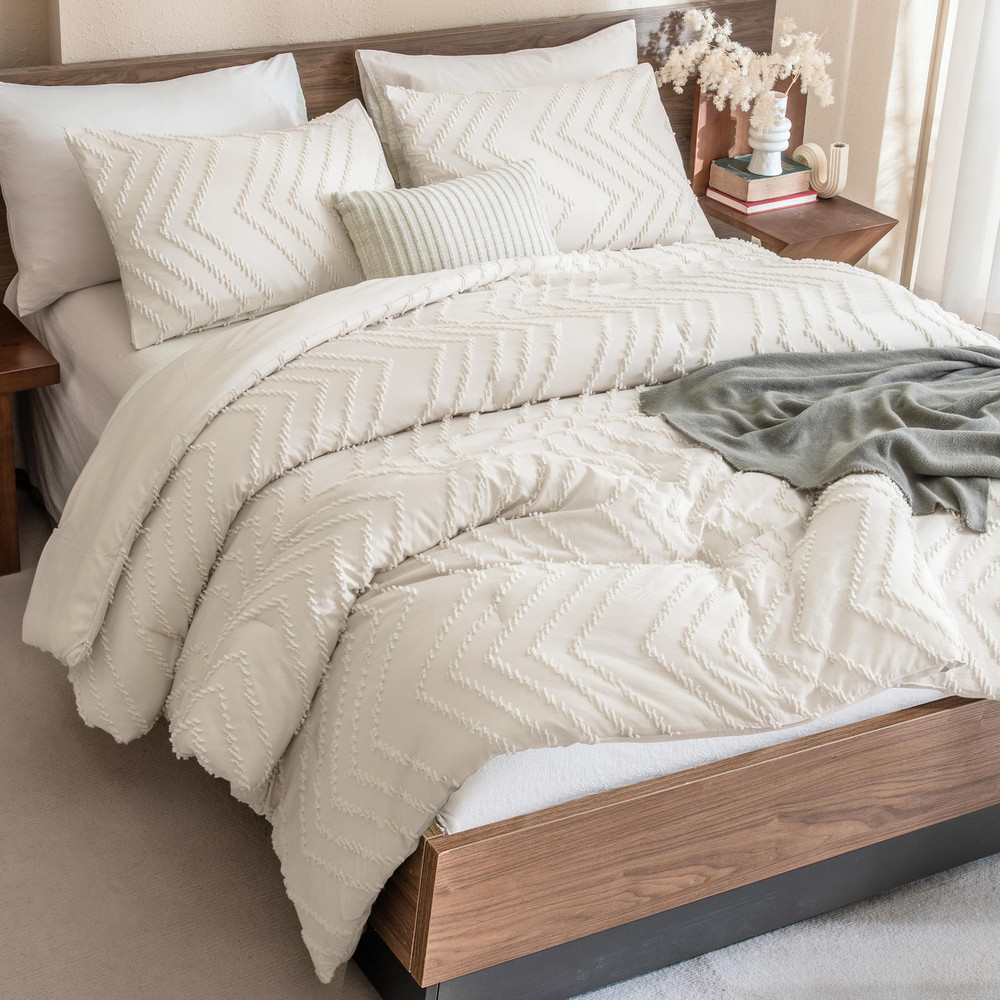 Boho Beige Queen Comforter Set - Soft Warm Tufted Neutral Bedding