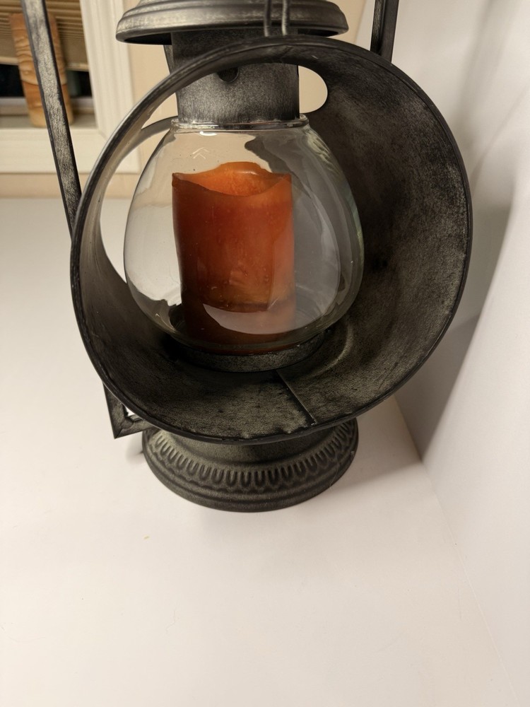 Vintage Lantern Globe Candle lantern.
