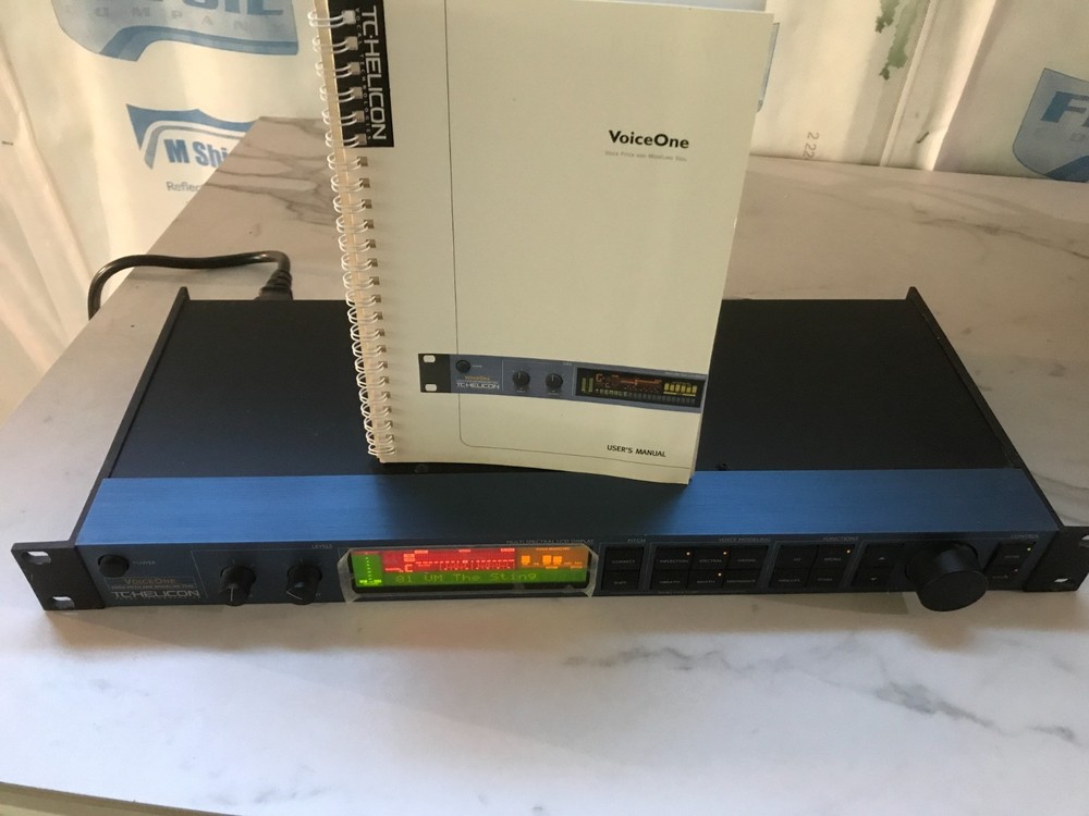 TC Helicon VoiceOne vocal and instrument harmony processor