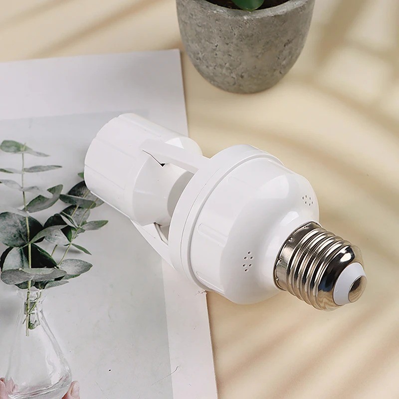 Infrared PIR Motion Sensor E27 LED Light Lamp Bulb Holder Socket Switch 110/220V